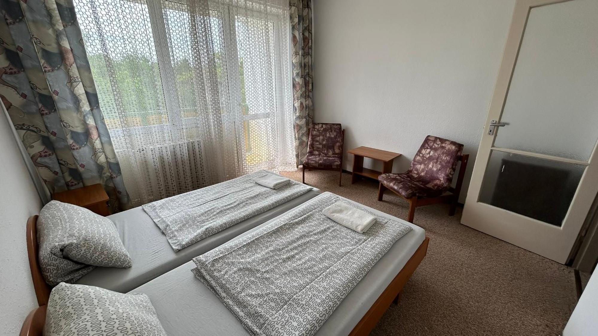 Aranypart Hostel Siófok Buitenkant foto